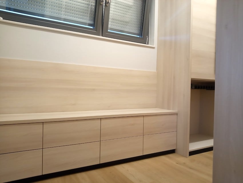 Begehbarer Kleiderschrank